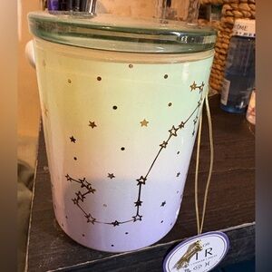 AIR ZODIAC CANDLE SCORPIO, CANCER,PISCIS  Lava citrus scented with quartz